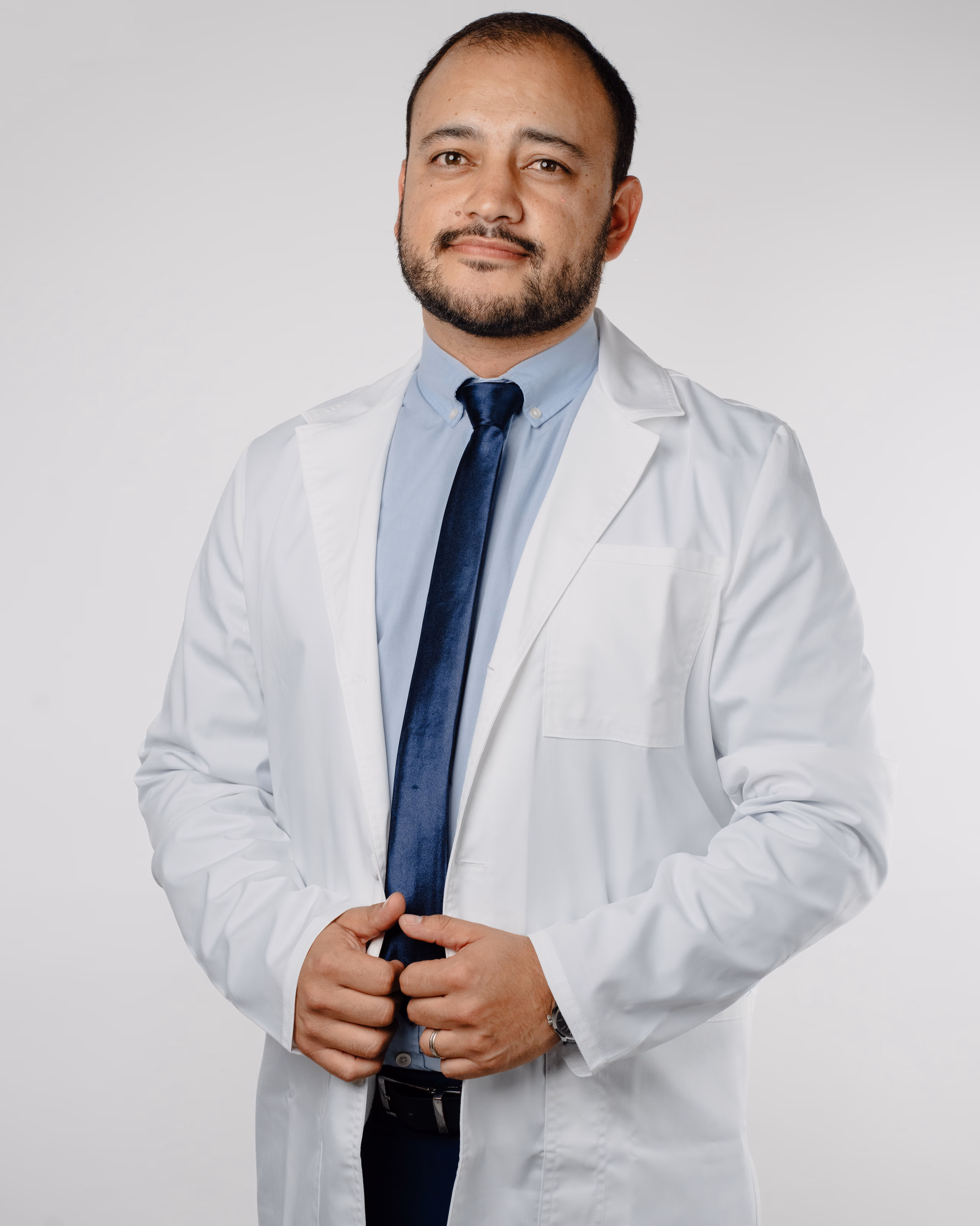 Dr. Roberto Arriola, Traumatólogo y Ortopedista en Edificio Prospere 14, Zona 14, Ciudad de Guatemala