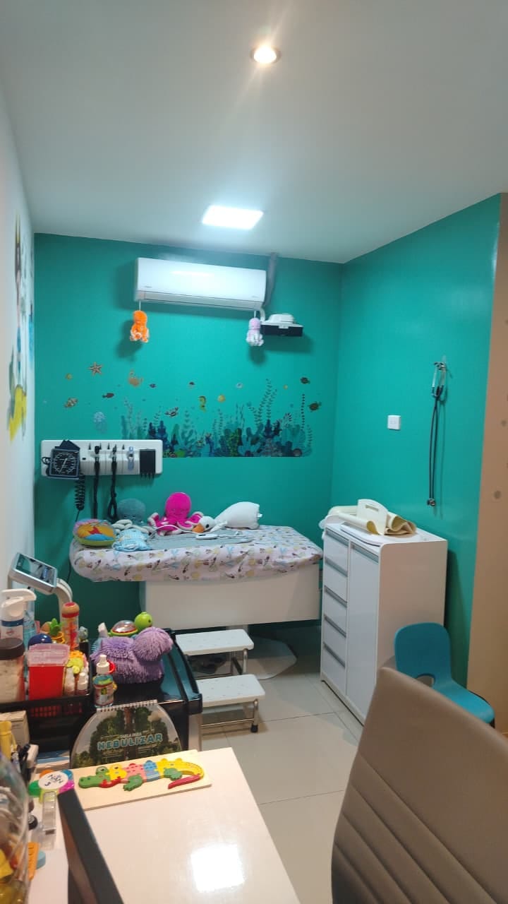 Clínica pediátrica Dra. Fabiola Jurado con área de juegos Guatemala
