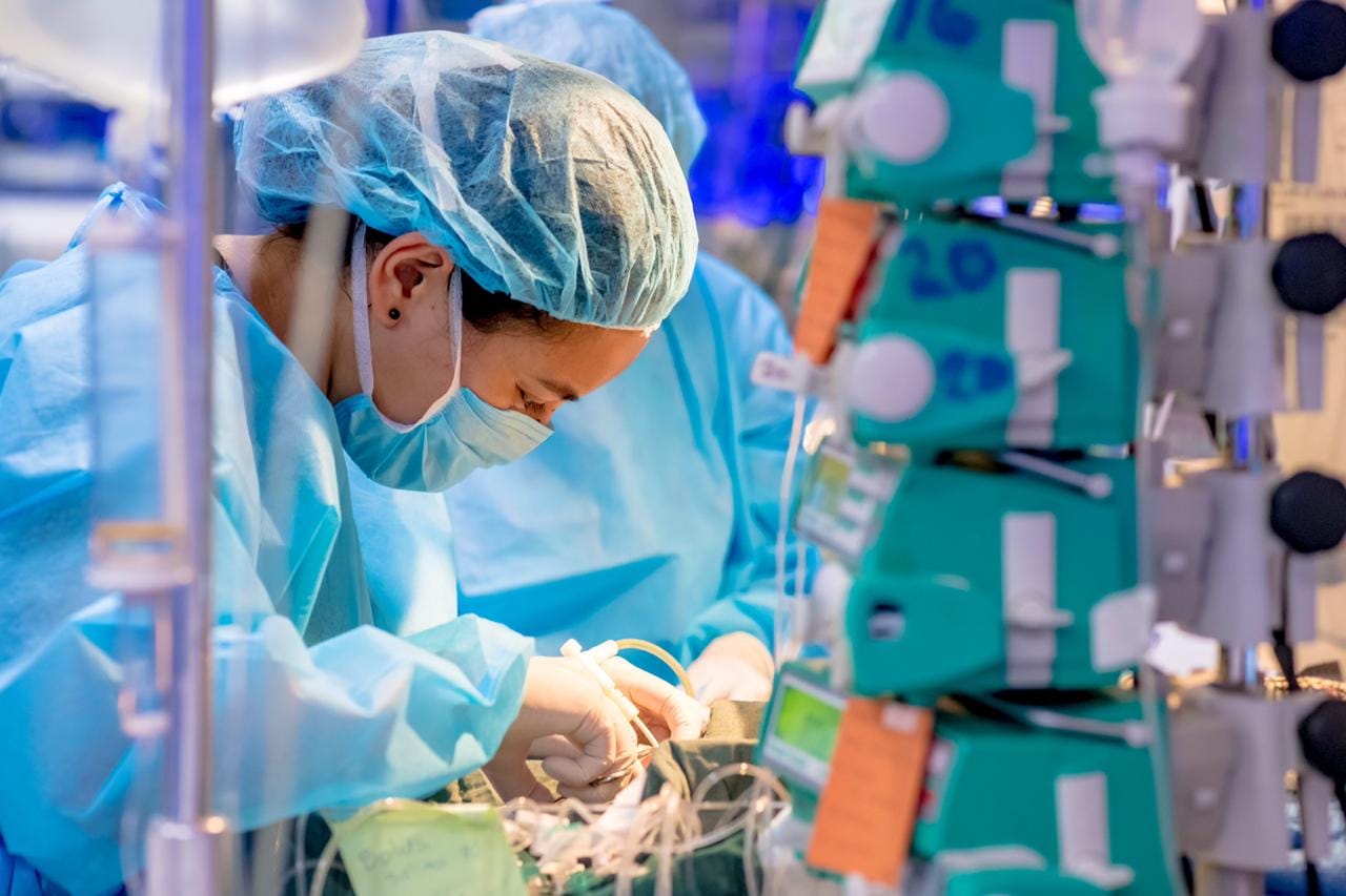 Neonatóloga zona 11 brindando cuidados especializados