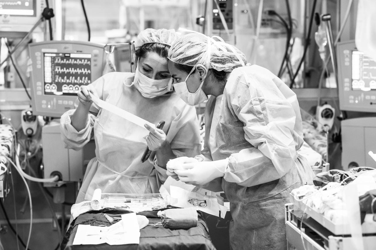 Pediatra zona 11 Guatemala en parto por cesárea